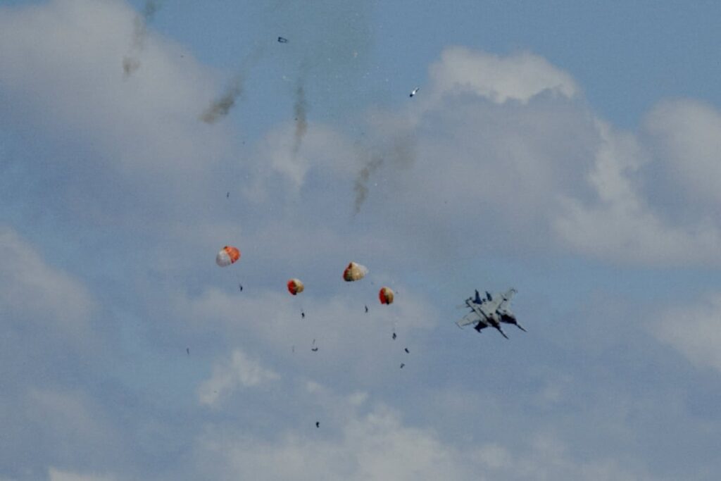 Crew members safely ejected after Navy jets collide at Idaho air show