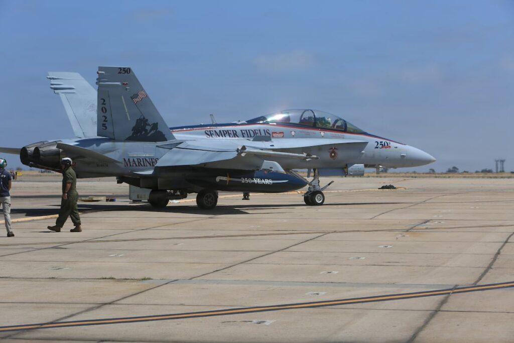 F/A-18 Hornet crashes in Washington state, wildfire subsequently reported