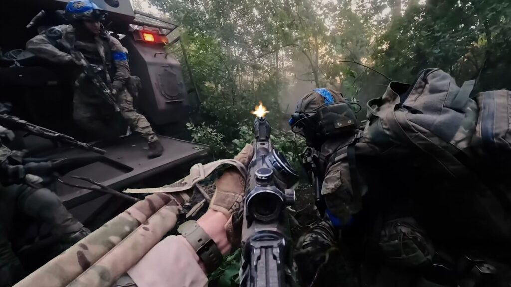 🔴 UKRAINE WAR – Ukrainian Forces Storm Russian Stronghold During Mechanized Assault • Brutal Combat